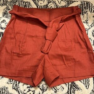 Beautiful linen shorts high waist with match belt